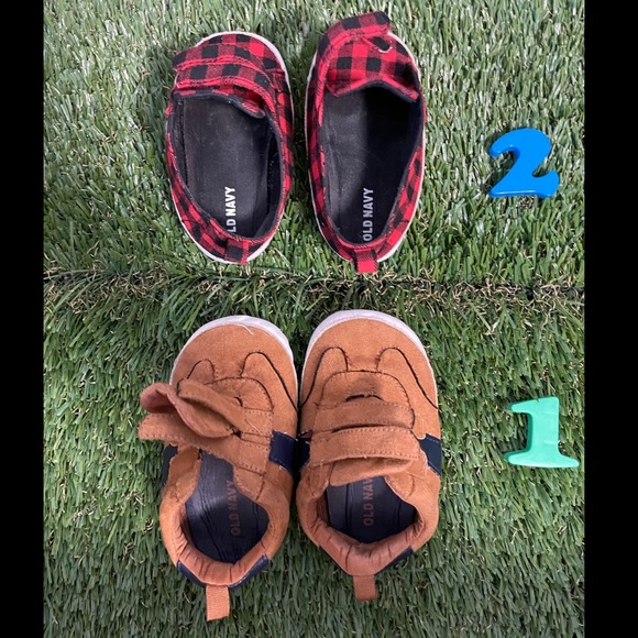 Baby shoes 18-24 months (USED) •Two pairs of shoes - Picture 7 of 8